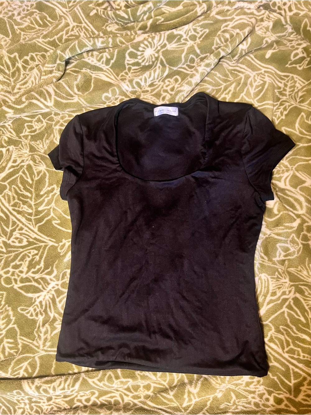 Classic Scoop Neck Short Sleeve Tee - Black